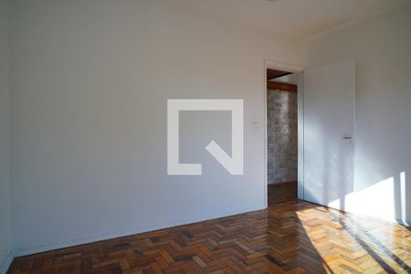 Quarto 1 de apartamento para alugar com 2 quartos, 55m² em Humaitá, Porto Alegre