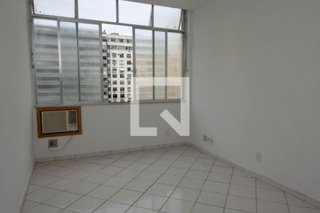Sala de Apartamento com 2 quartos, 63m² Copacabana