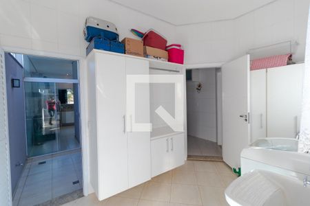 Casa à venda com 370m², 5 quartos e 2 vagasÁrea de Serviço