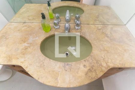 Apartamento à venda com 86m², 2 quartos e sem vaga Apartamento à venda com 86m², 2 quartos e sem vagaBanheiro Social