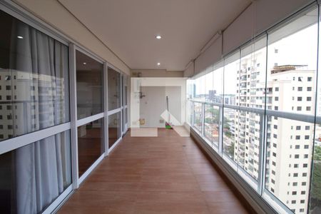 Apartamento à venda com 57m², 1 quarto e 1 vaga Apartamento à venda com 57m², 1 quarto e 1 vagaVaranda