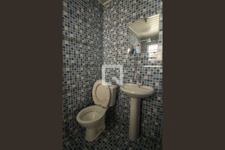 Banheiro de casa para alugar com 1 quarto, 45m² em Vila Cavaton, São Paulo
