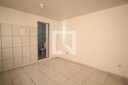 Sala/Cozinha de casa para alugar com 1 quarto, 45m² em Vila Cavaton, São Paulo