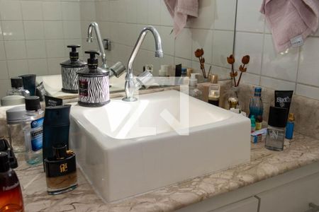 Casa à venda com 180m², 3 quartos e 2 vagas Casa à venda com 180m², 3 quartos e 2 vagasBanheiro