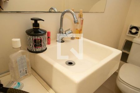 Casa à venda com 180m², 3 quartos e 2 vagas Casa à venda com 180m², 3 quartos e 2 vagasLavabo