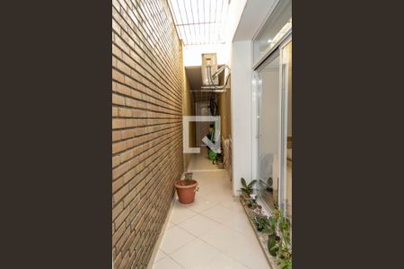 Casa à venda com 180m², 3 quartos e 2 vagas Casa à venda com 180m², 3 quartos e 2 vagasQuintal