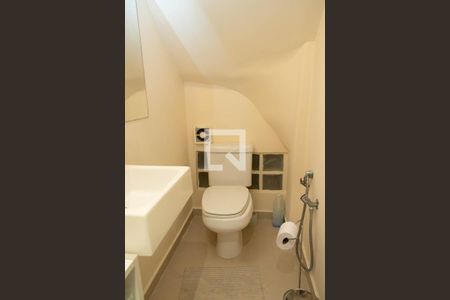 Casa à venda com 180m², 3 quartos e 2 vagas Casa à venda com 180m², 3 quartos e 2 vagasLavabo