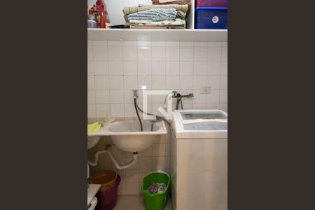 Casa à venda com 180m², 3 quartos e 2 vagas Casa à venda com 180m², 3 quartos e 2 vagasÁrea de Serviço