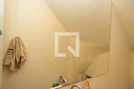 Casa à venda com 180m², 3 quartos e 2 vagas Casa à venda com 180m², 3 quartos e 2 vagasLavabo