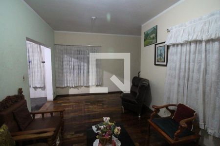 Sala de Estar de casa à venda com 5 quartos, 600m² em Vila Carrão, São Paulo