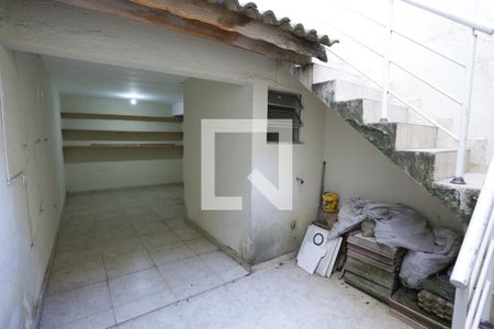 Casa à venda com 180m², 3 quartos e 2 vagasPorão