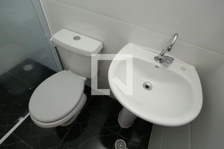 Casa à venda com 180m², 3 quartos e 2 vagasBanheiro 