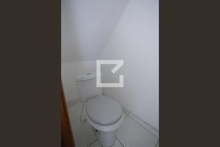 Lavabo de casa à venda com 3 quartos, 180m² em Cidade Antônio Estevão de Carvalho, São Paulo