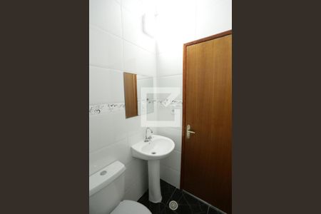 Casa à venda com 180m², 3 quartos e 2 vagasBanheiro 