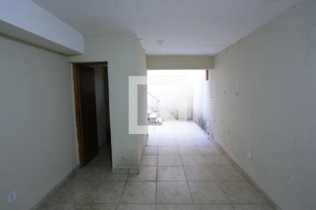 Casa à venda com 180m², 3 quartos e 2 vagasPorão