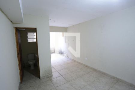 Casa à venda com 180m², 3 quartos e 2 vagasPorão