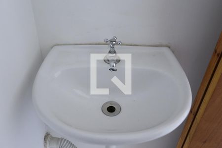 Lavabo de casa à venda com 3 quartos, 180m² em Cidade Antônio Estevão de Carvalho, São Paulo