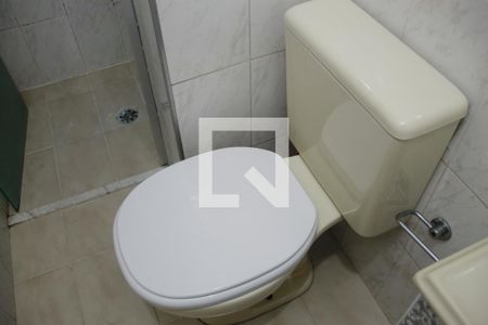 Apartamento à venda com 70m², 2 quartos e 1 vaga Apartamento à venda com 70m², 2 quartos e 1 vagaBanheiro Social