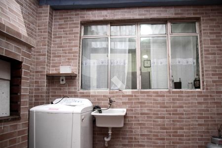 Casa à venda com 100m², 3 quartos e 1 vagaÁrea de Serviço