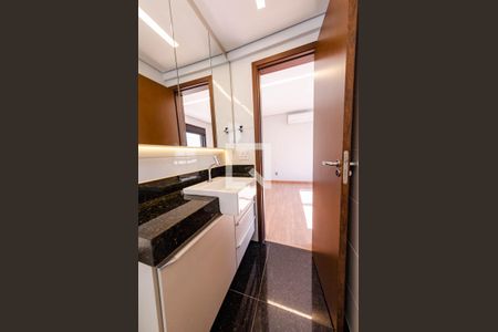 Apartamento para alugar com 65m², 2 quartos e 2 vagasBanheiro da suíte 2