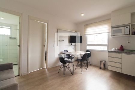 Sala e cozinha de apartamento para alugar com 2 quartos, 34m² em Sé, São Paulo