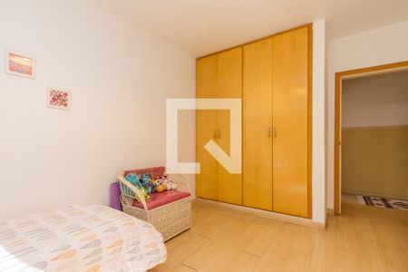 Casa à venda com 230m², 5 quartos e 2 vagas Casa à venda com 230m², 5 quartos e 2 vagasQuarto 1