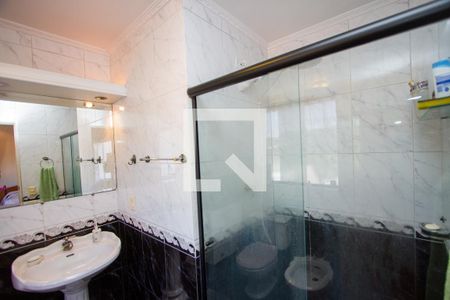 Casa à venda com 230m², 5 quartos e 2 vagas Casa à venda com 230m², 5 quartos e 2 vagasBanheiro da Suíte