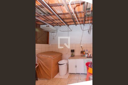 Casa à venda com 230m², 5 quartos e 2 vagas Casa à venda com 230m², 5 quartos e 2 vagasLavanderia