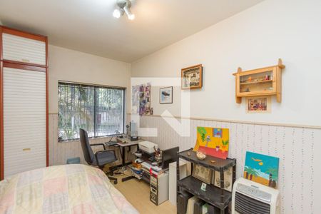 Casa à venda com 230m², 5 quartos e 2 vagas Casa à venda com 230m², 5 quartos e 2 vagasQuarto 2