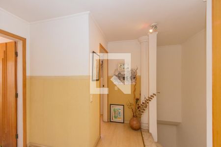 Casa à venda com 230m², 5 quartos e 2 vagas Casa à venda com 230m², 5 quartos e 2 vagasHall do Quartos