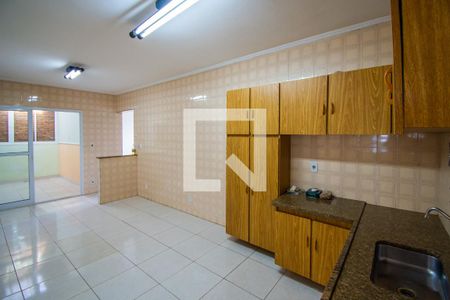 Casa à venda com 340m², 4 quartos e 4 vagas Casa à venda com 340m², 4 quartos e 4 vagasCozinha