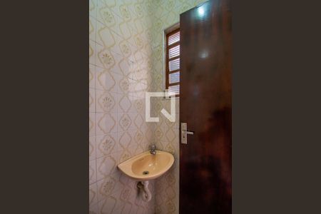 Casa à venda com 340m², 4 quartos e 4 vagas Casa à venda com 340m², 4 quartos e 4 vagasBanheiro de Serviço