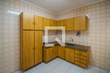 Casa à venda com 340m², 4 quartos e 4 vagas Casa à venda com 340m², 4 quartos e 4 vagasCozinha