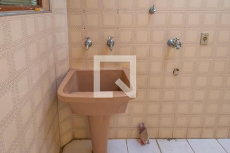 Casa à venda com 340m², 4 quartos e 4 vagas Casa à venda com 340m², 4 quartos e 4 vagasÁrea de Serviço