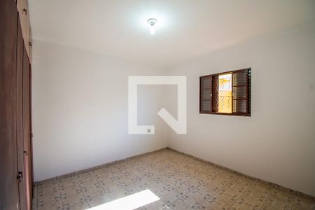 Casa à venda com 340m², 4 quartos e 4 vagas Casa à venda com 340m², 4 quartos e 4 vagasCasa 2 - Quarto