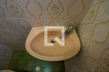 Casa à venda com 340m², 4 quartos e 4 vagas Casa à venda com 340m², 4 quartos e 4 vagasBanheiro de Serviço