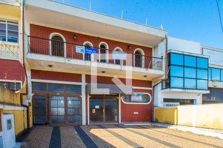 Casa à venda com 340m², 4 quartos e 4 vagas Casa à venda com 340m², 4 quartos e 4 vagasFachada