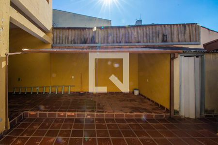 Casa à venda com 340m², 4 quartos e 4 vagas Casa à venda com 340m², 4 quartos e 4 vagasCasa 2 - Vista do Quarto