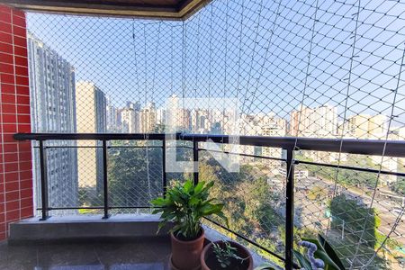 Apartamento à venda com 170m², 4 quartos e 4 vagas Apartamento à venda com 170m², 4 quartos e 4 vagasVaranda