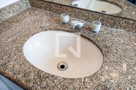 Apartamento à venda com 170m², 4 quartos e 4 vagas Apartamento à venda com 170m², 4 quartos e 4 vagasBanheiro da Suíte 01