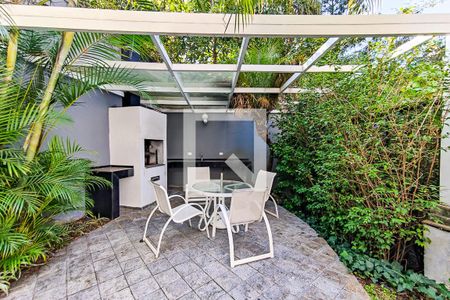 Apartamento à venda com 170m², 4 quartos e 4 vagas Apartamento à venda com 170m², 4 quartos e 4 vagasÁrea Comum - Churrasqueira