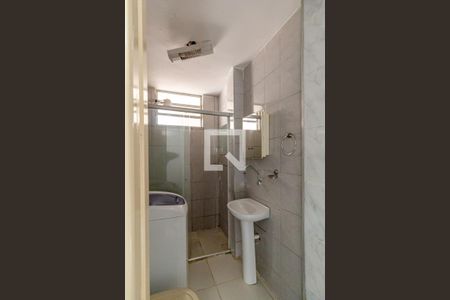 Banheiro de kitnet/studio à venda com 1 quarto, 27m² em Santa Cecília, São Paulo