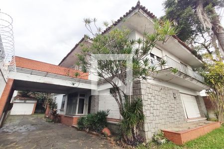 Casa à venda com 385m², 4 quartos e 2 vagasFachada