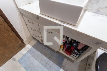Apartamento para alugar com 240m², 3 quartos e 1 vaga Apartamento para alugar com 240m², 3 quartos e 1 vagaArmário do Banheiro Social