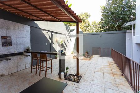 Apartamento para alugar com 240m², 3 quartos e 1 vaga Apartamento para alugar com 240m², 3 quartos e 1 vagaÁrea da Churrasqueira