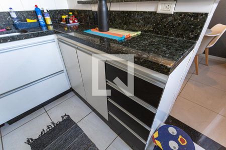 Apartamento para alugar com 240m², 3 quartos e 1 vaga Apartamento para alugar com 240m², 3 quartos e 1 vagaArmário da Cozinha