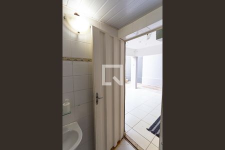 Apartamento para alugar com 240m², 3 quartos e 1 vaga Apartamento para alugar com 240m², 3 quartos e 1 vagaBanheiro da Área da Churrasqueira