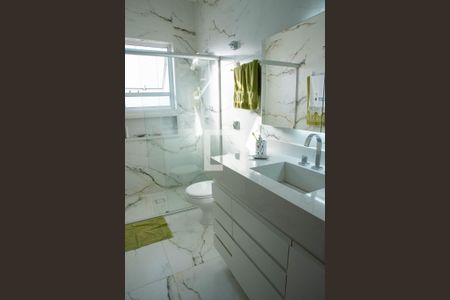 Casa à venda com 500m², 4 quartos e 8 vagasBanheiro da Suíte 22