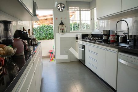 Casa à venda com 500m², 4 quartos e 8 vagasCozinha