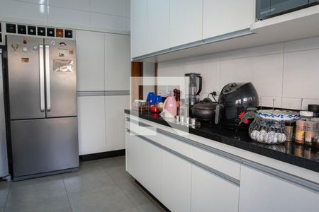 Casa à venda com 500m², 4 quartos e 8 vagasCozinha